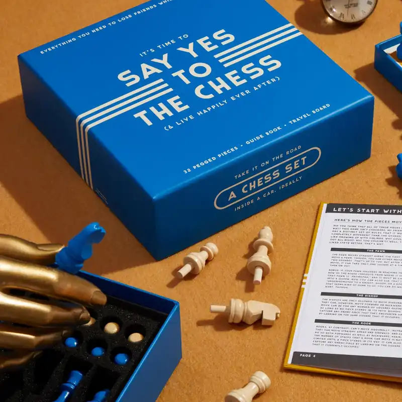 Say Yes To the Chess Game Set | Precis lanserat