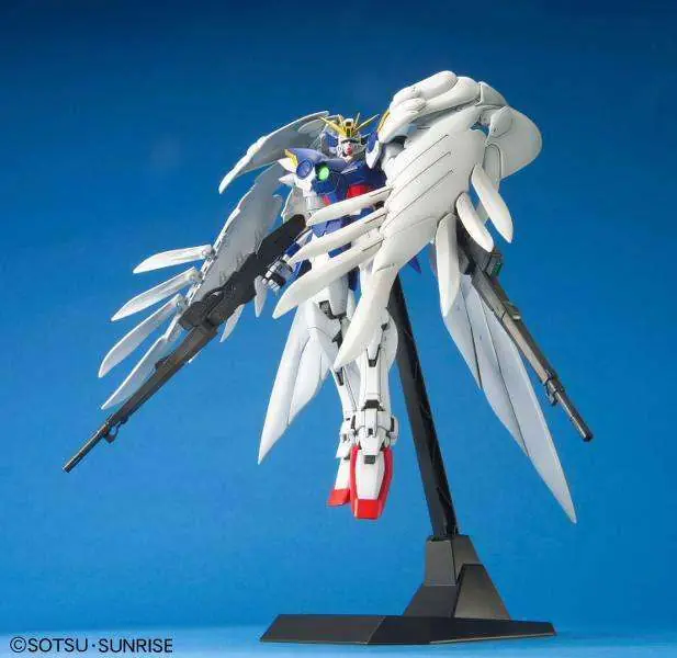 Ta chansen - MG Gundam W Zero Custom 1/100 Byggsats