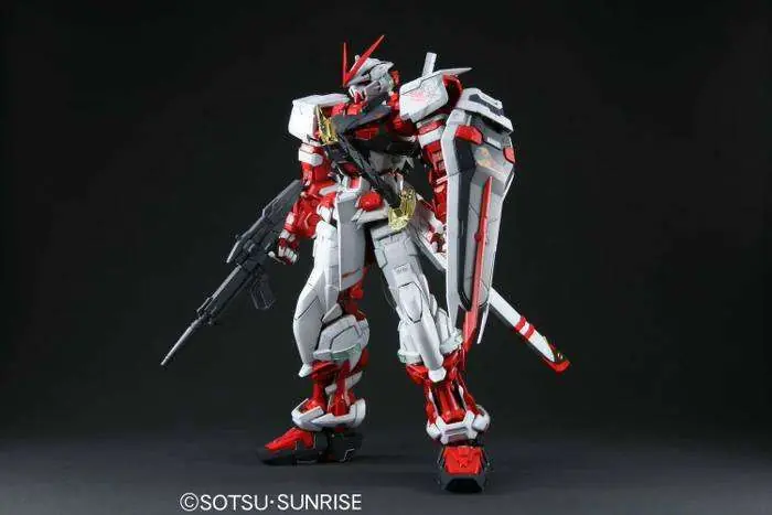 PG Gundam Astray Red Frame 1/60 - Premium Modell - Begränsat antal